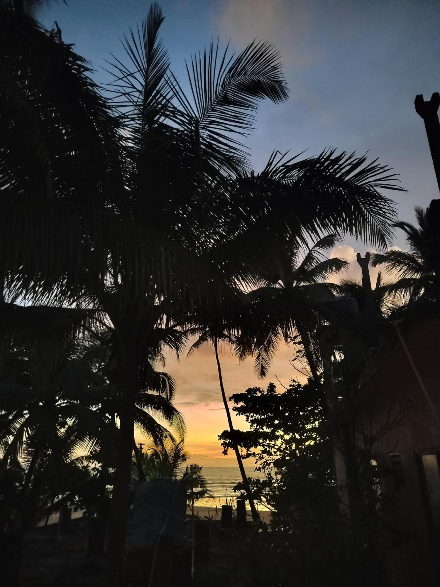 Kumbaya Beachside Hostel & Apartments At Arambol Beach Exterior photo